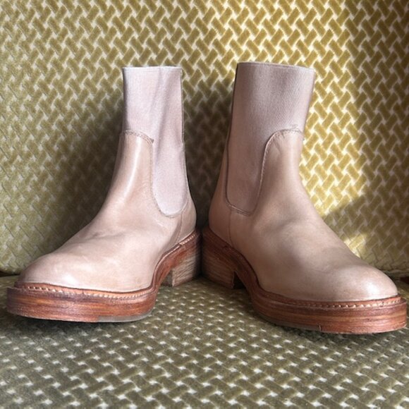 Free People Shoes - FREE PEOPLE Arlo Santa Fe Lush Natural Tan Elastic Croc Chelsea Boots